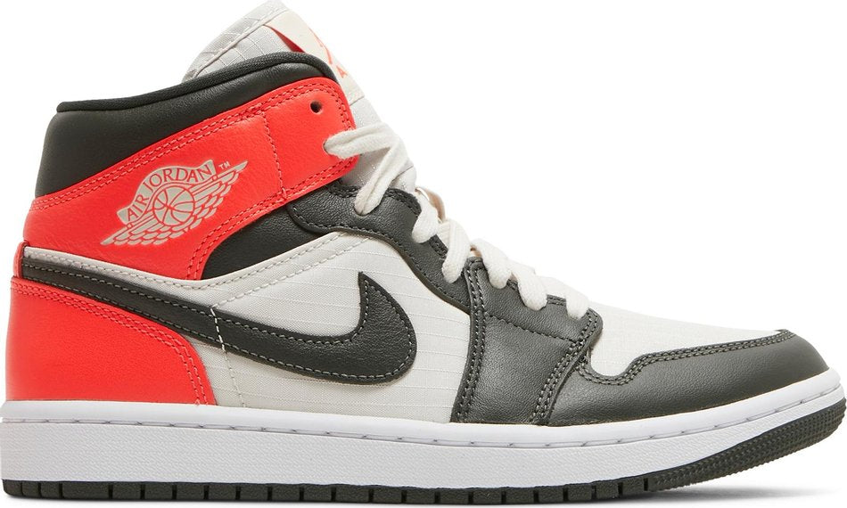 Wmns Air Jordan 1 Mid SE 'Newsprint' DQ6078-100